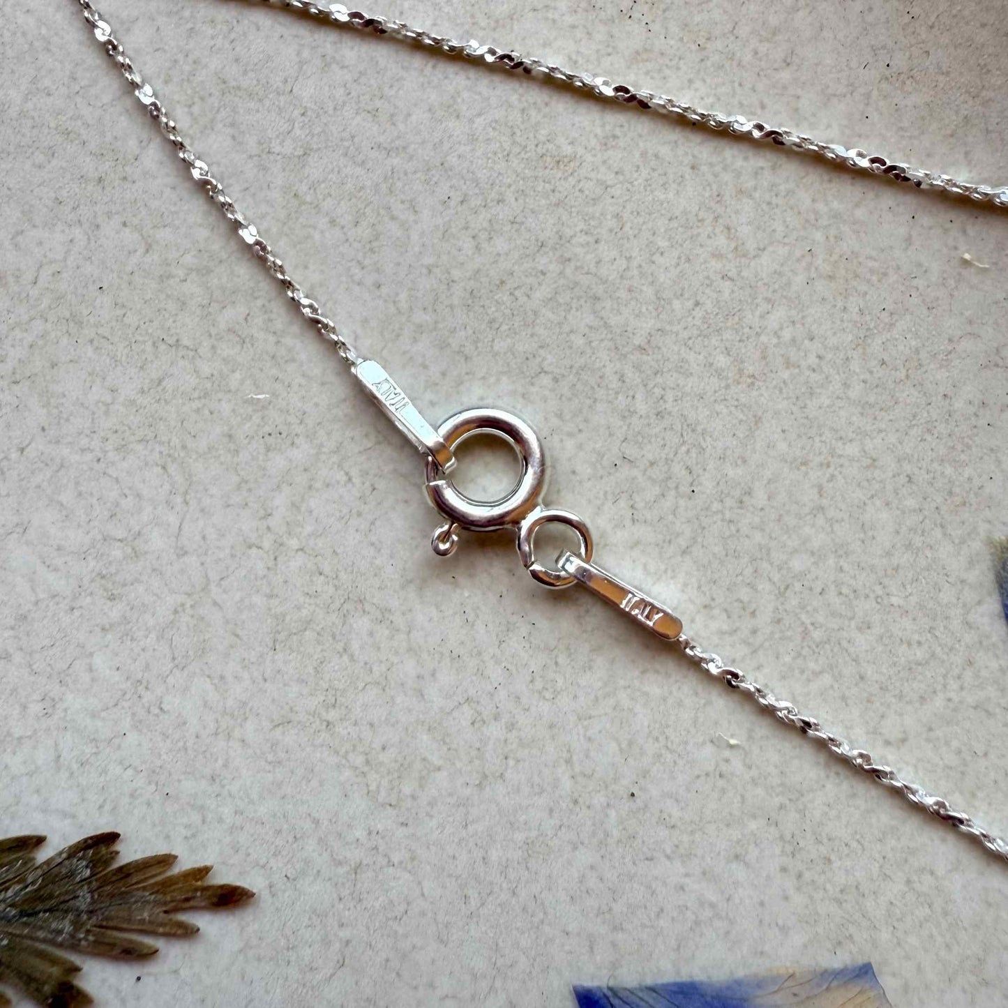 Broche y cadena en plata 925 de collar Peulla.