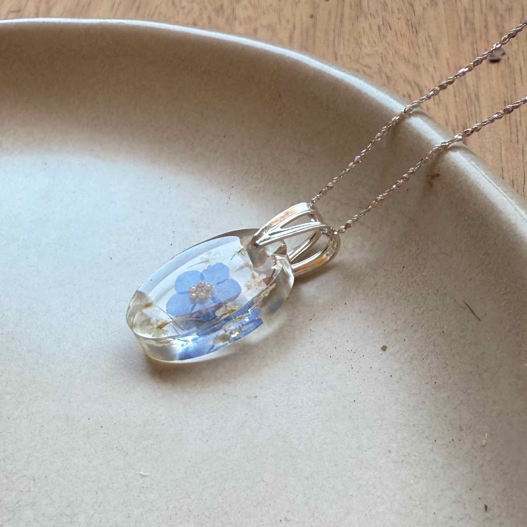 Otra vista lateral del collar Peulla